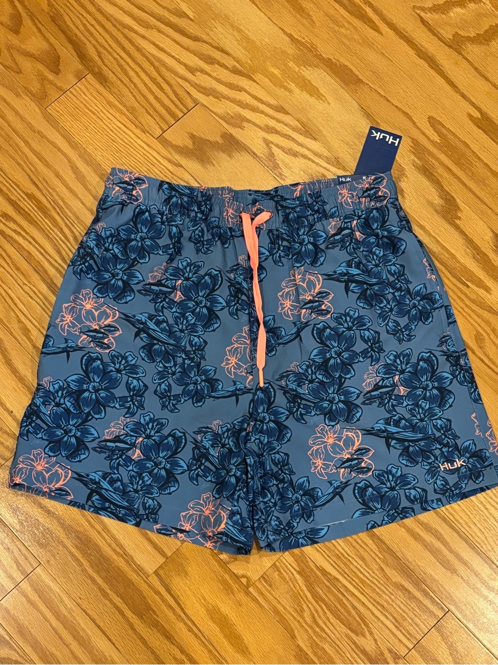 Huk NEW Mens Medium Desert Rose Ice Water Pursuit Volley Short Blue SPF+30 Beach